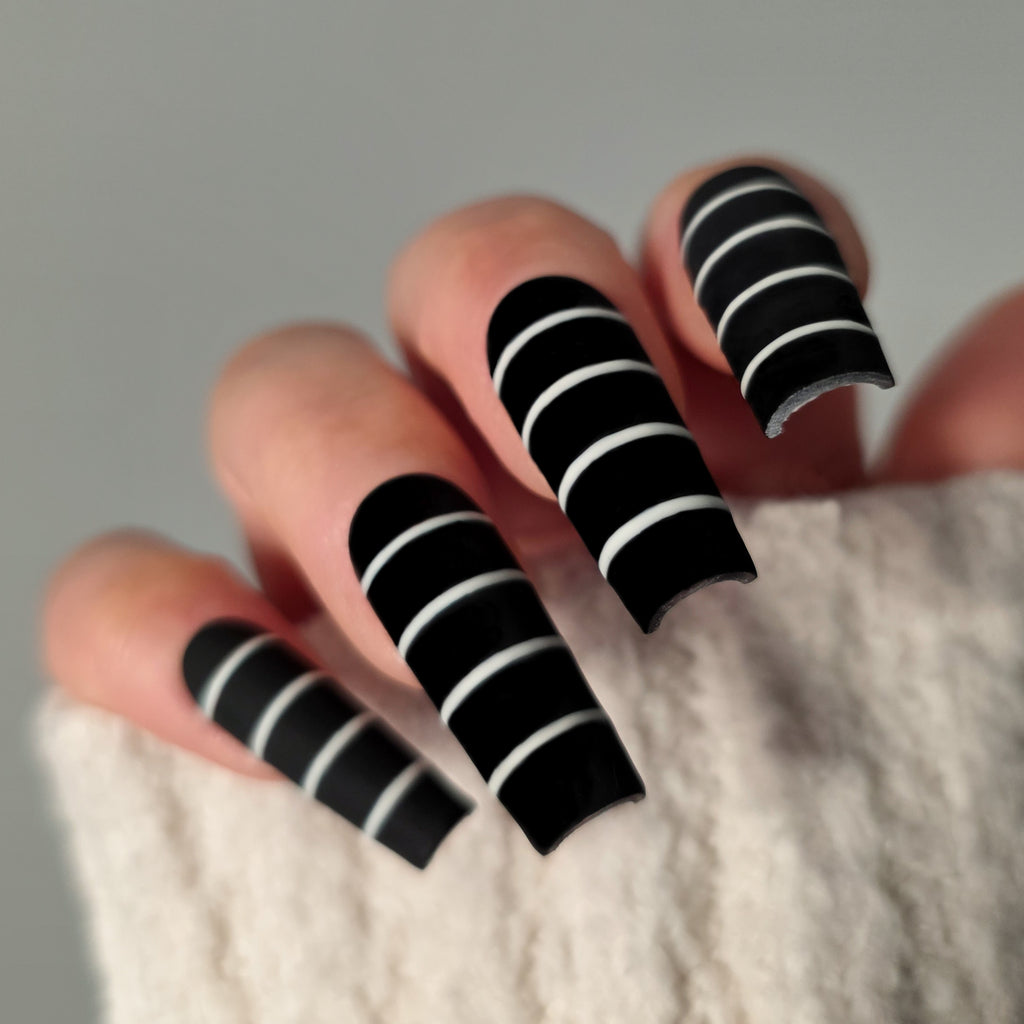 Pinstripe Noir Custom Press On Nail Set