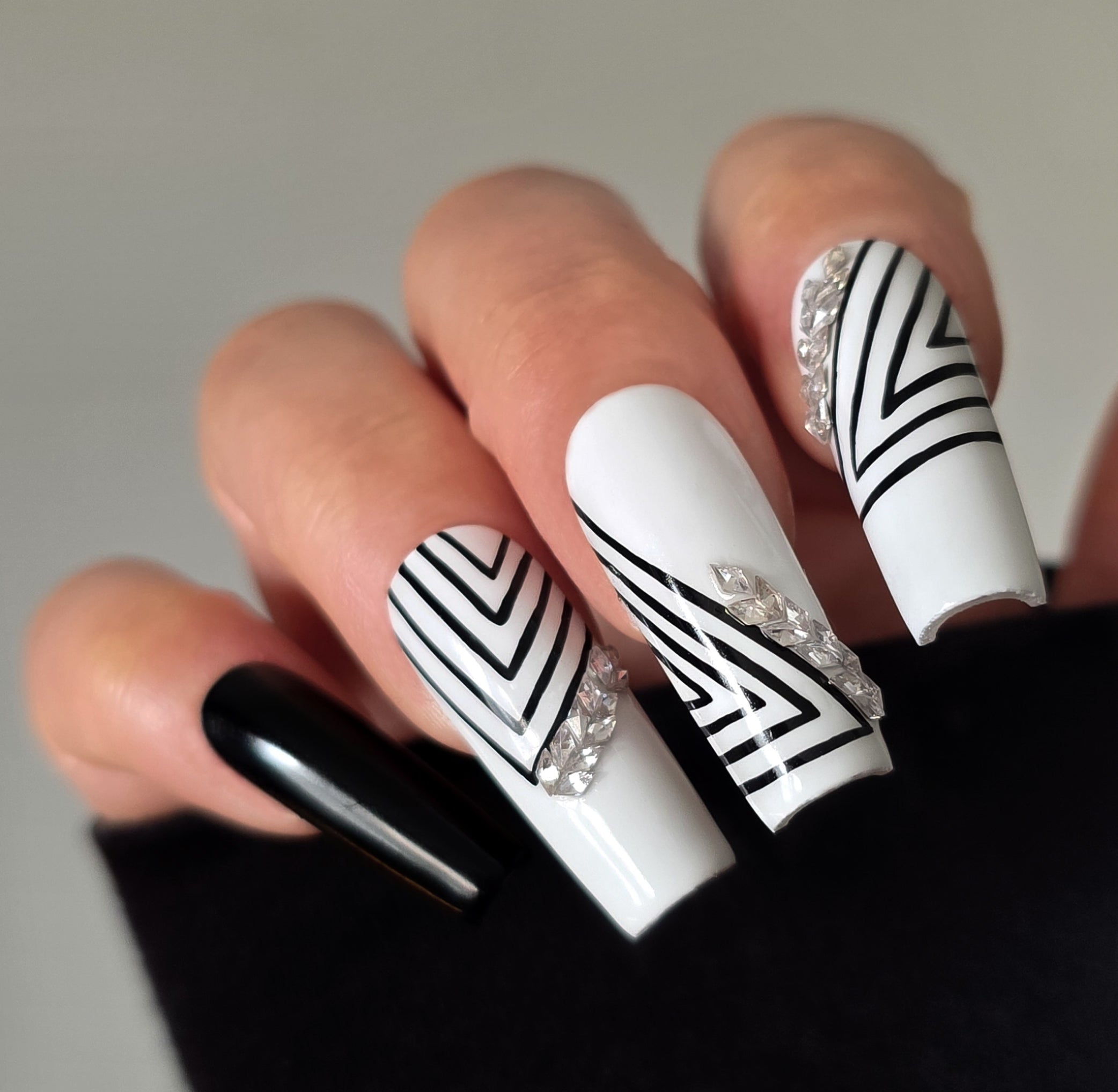Black & White Edit Custom Press On Nail Set