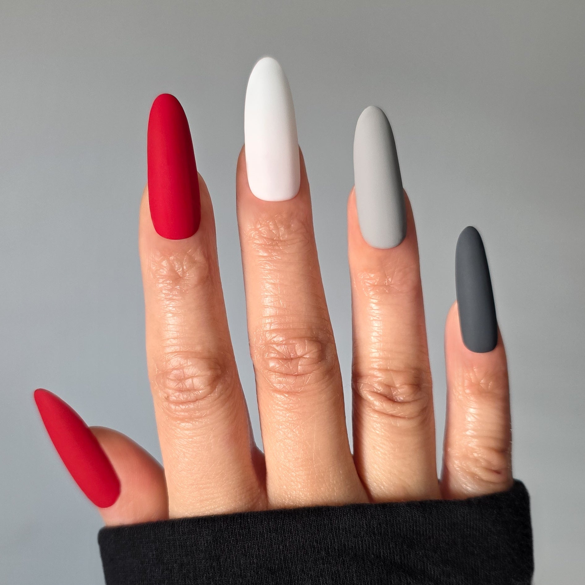 Be Conspicuous Custom Press On Nail Set