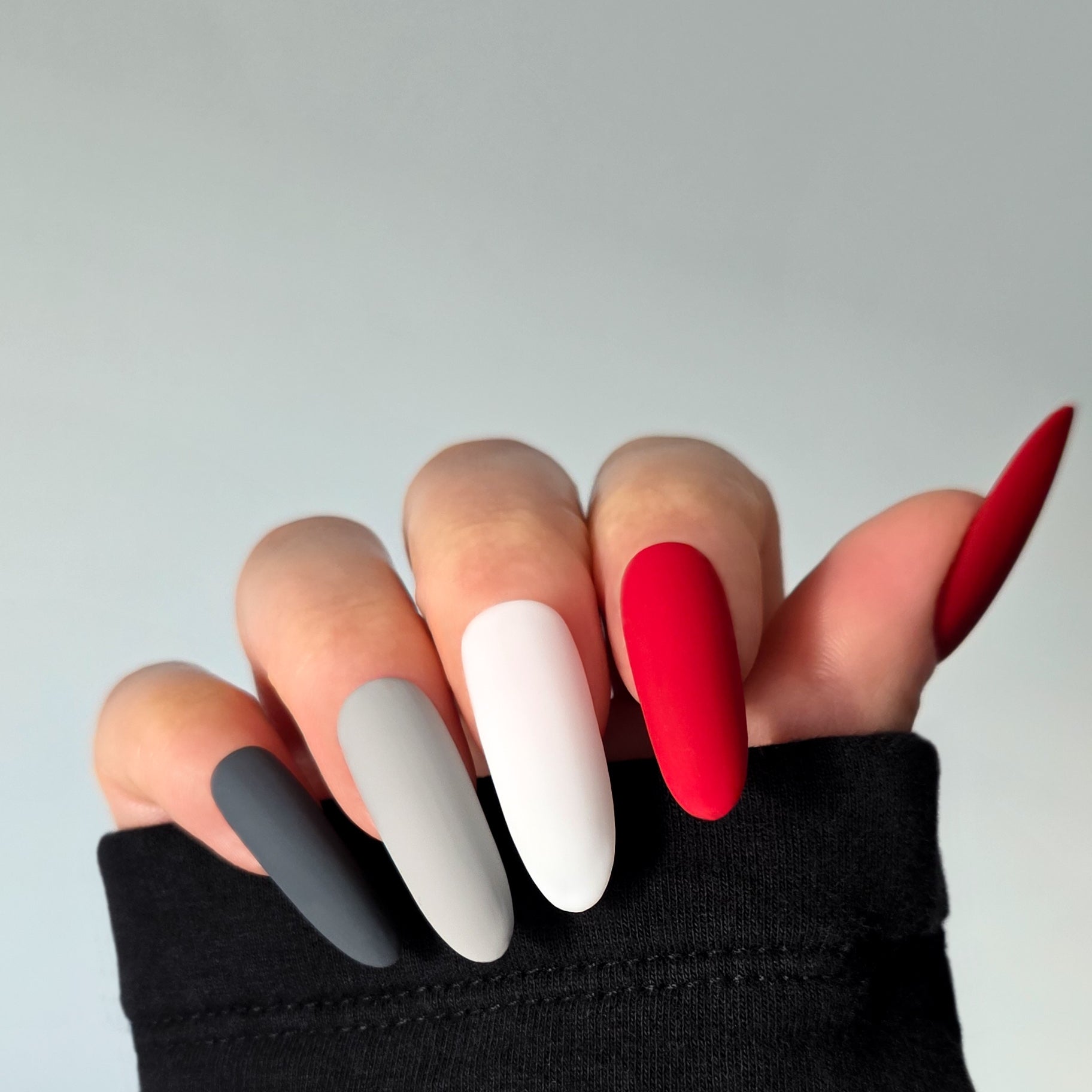 Be Conspicuous Custom Press On Nail Set