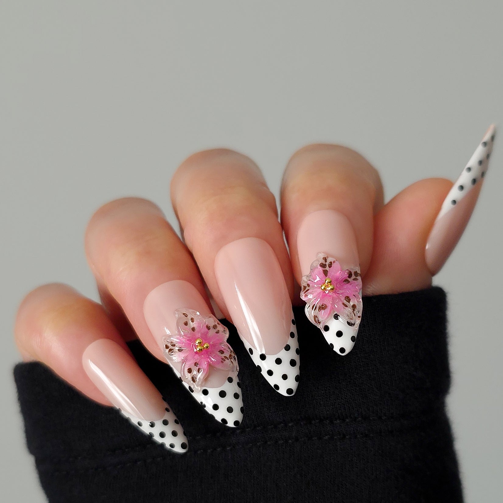 Rosé Dotted Bloom Custom Press On Nail Set