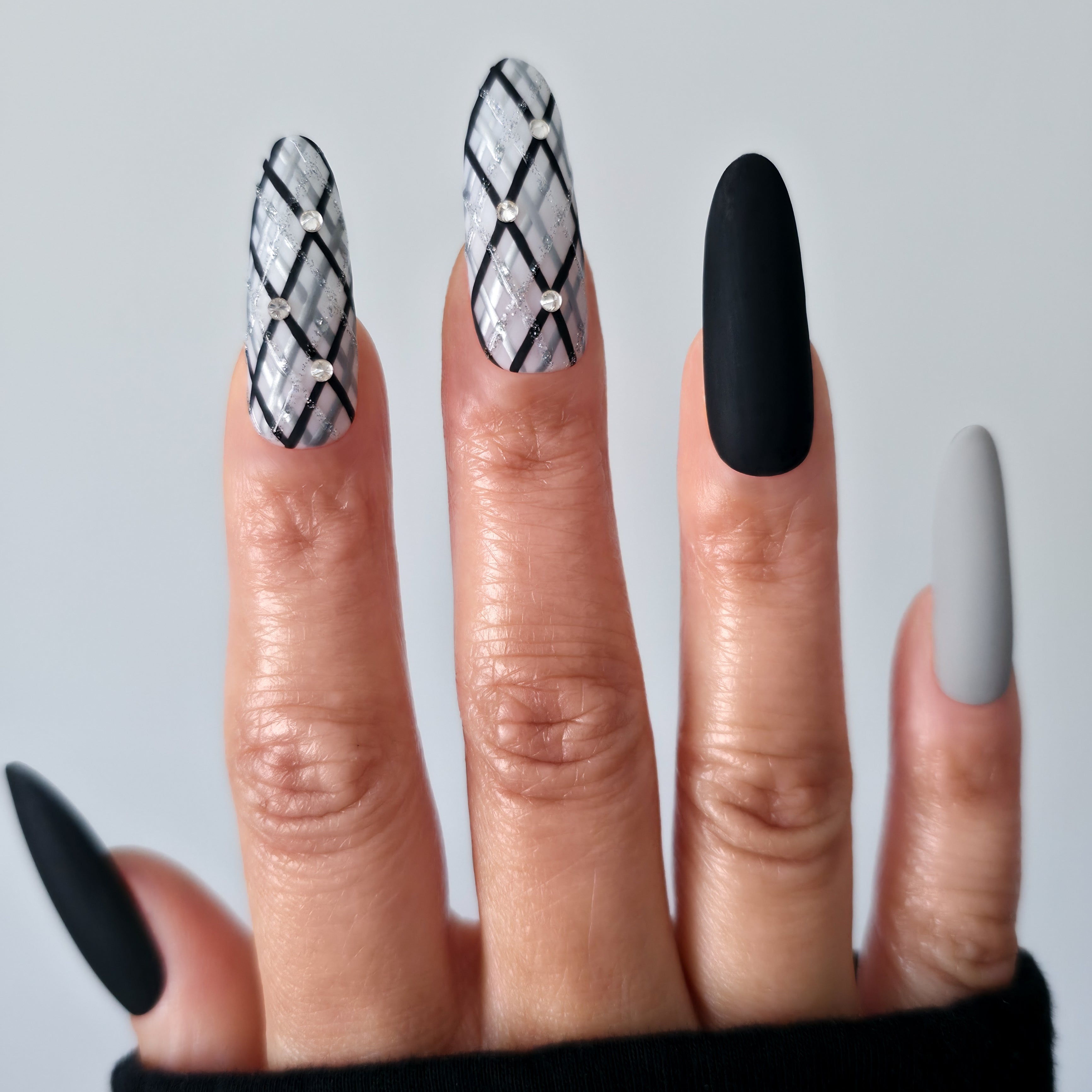 Diamond District Argyle Black Custom Press On Nail Set