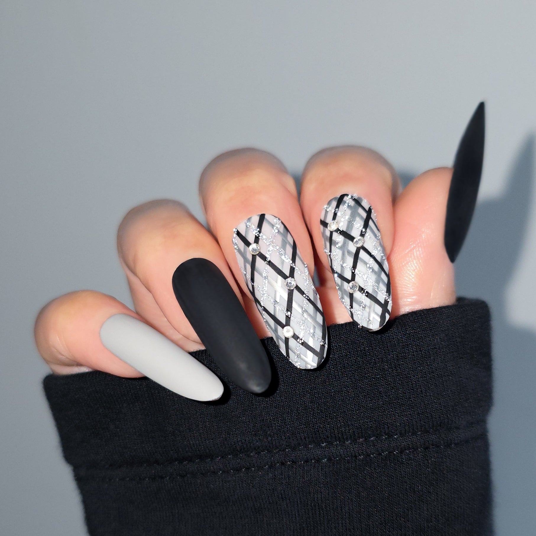 Diamond District Argyle Black Custom Press On Nail Set