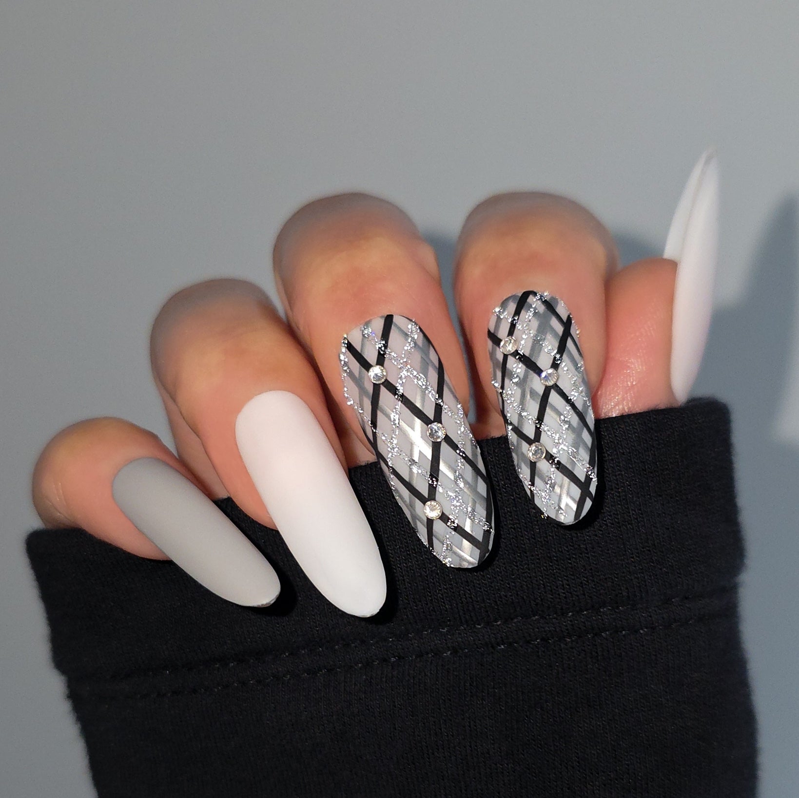 Diamond District Argyle White Custom Press On Nail Set
